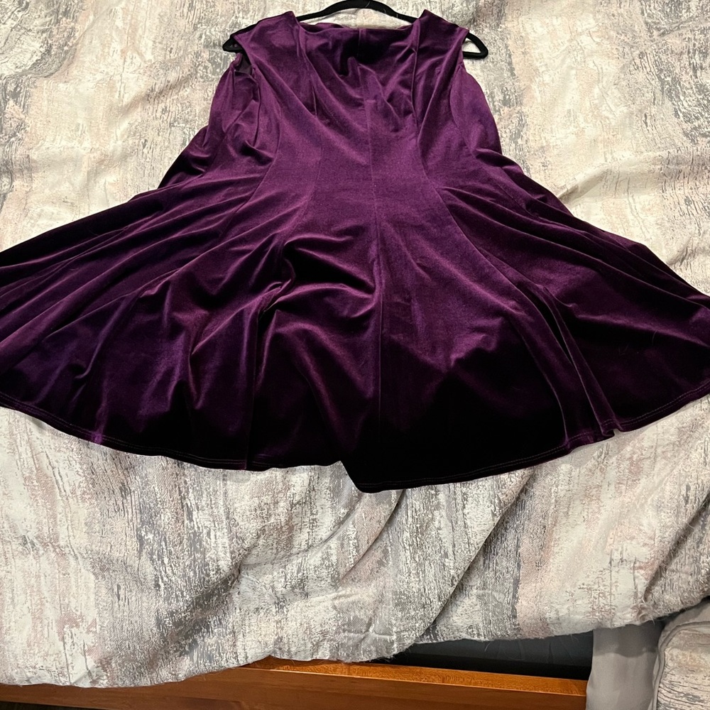 Danny & Nicole Women’s Plus Size Purple Velvet Dress